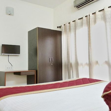 Super Oyo Capital O Premium Hotel Victoria Heights Near Sri Someshwara Swami Temple Bangalore Extérieur photo