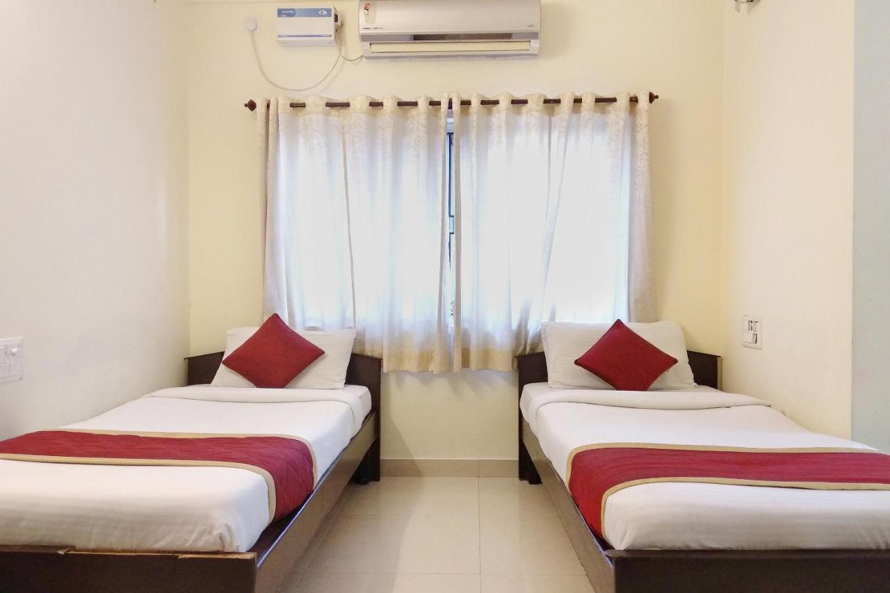 Super Oyo Capital O Premium Hotel Victoria Heights Near Sri Someshwara Swami Temple Bangalore Extérieur photo