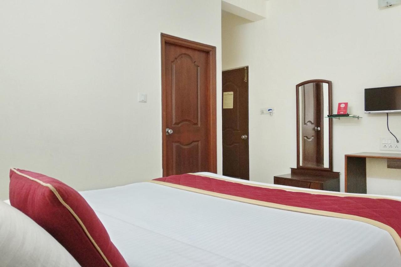 Super Oyo Capital O Premium Hotel Victoria Heights Near Sri Someshwara Swami Temple Bangalore Extérieur photo