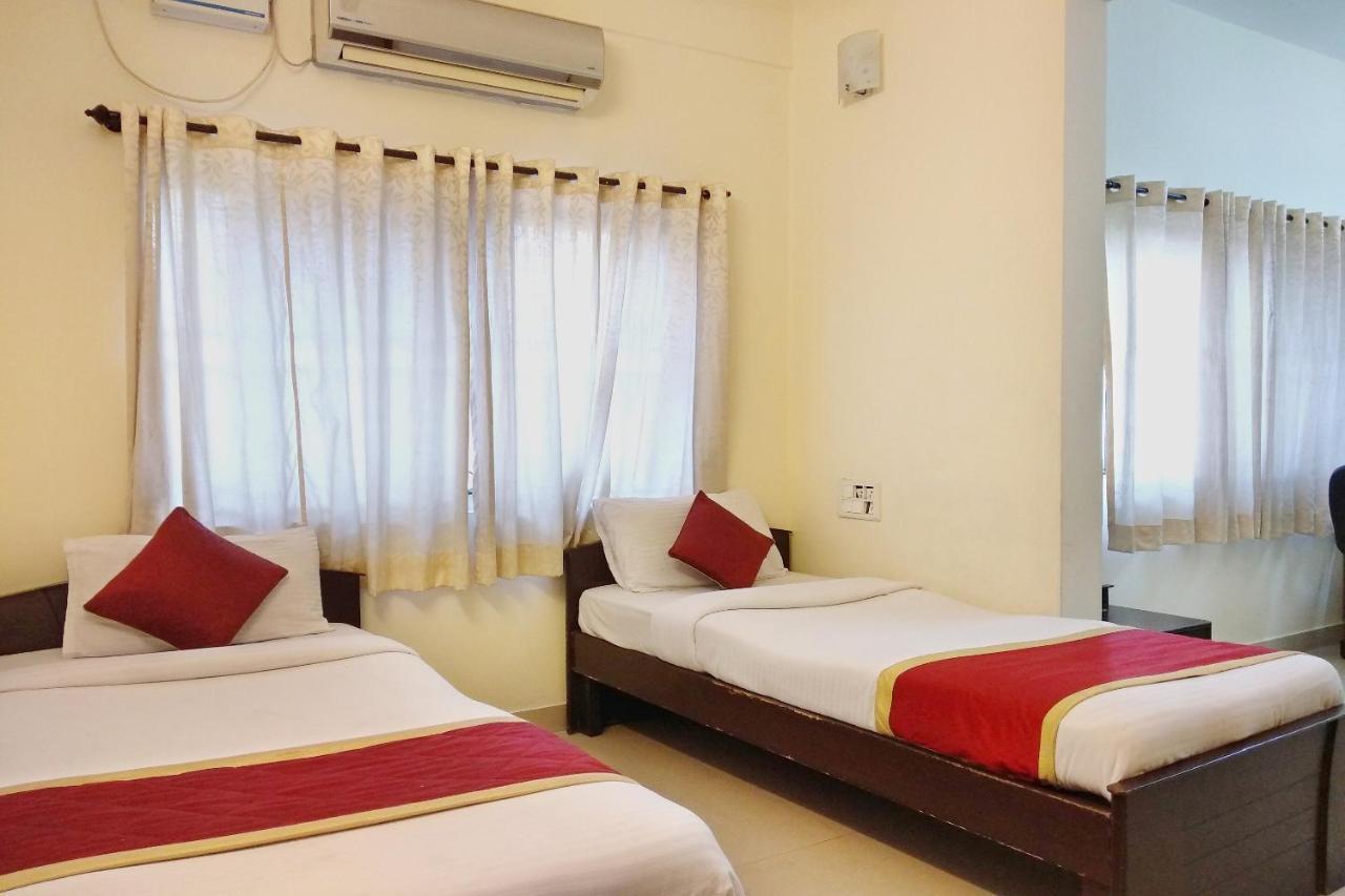 Super Oyo Capital O Premium Hotel Victoria Heights Near Sri Someshwara Swami Temple Bangalore Extérieur photo