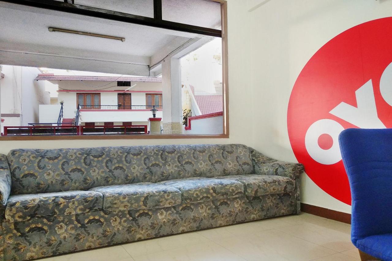 Super Oyo Capital O Premium Hotel Victoria Heights Near Sri Someshwara Swami Temple Bangalore Extérieur photo