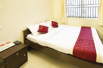Super Oyo Capital O Premium Hotel Victoria Heights Near Sri Someshwara Swami Temple Bangalore Extérieur photo