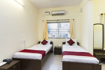 Super Oyo Capital O Premium Hotel Victoria Heights Near Sri Someshwara Swami Temple Bangalore Extérieur photo
